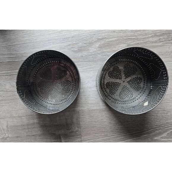 2 ~ Ivine's Tinwear Pierced Tin Heart Footed  Primitive Style PA Dutch 6"x3.5" - Picture 5 of 12